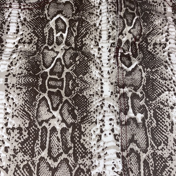 Lizard print skirt - Picture 3 of 4
